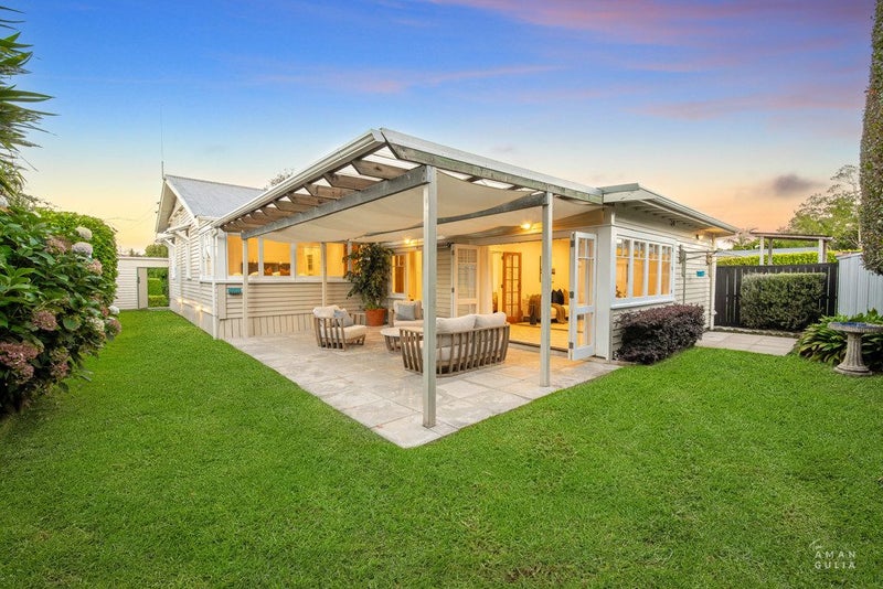 8 Chatham Avenue, Mount Albert, Auckland - Carousel 1