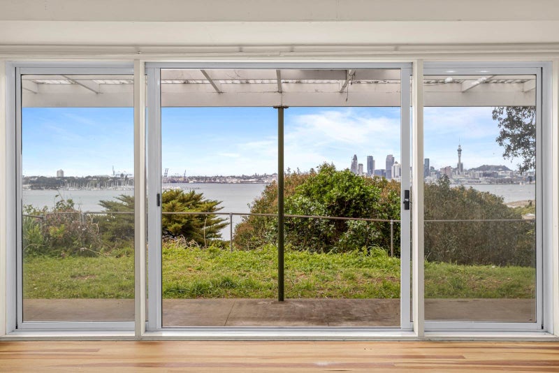 59 Sylvan Avenue, Northcote, Auckland - Carousel 1