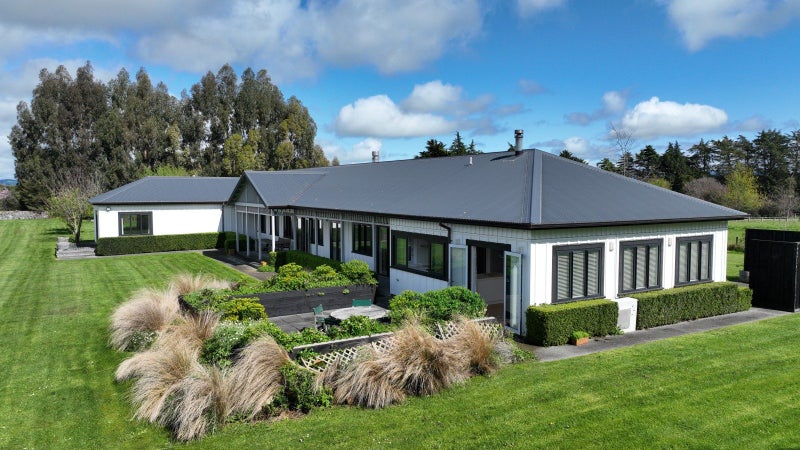 23 Dakins Road, East Taratahi - Carousel 1