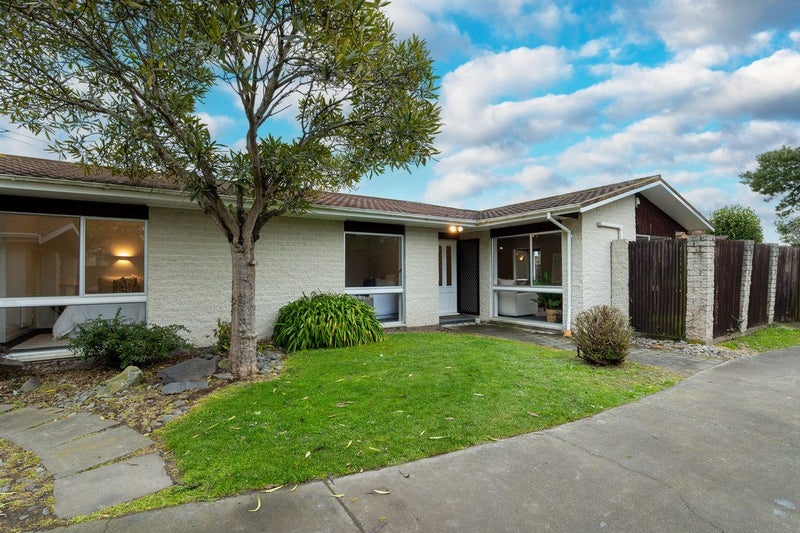 18 Mendip Place, Casebrook, Christchurch - Carousel 1