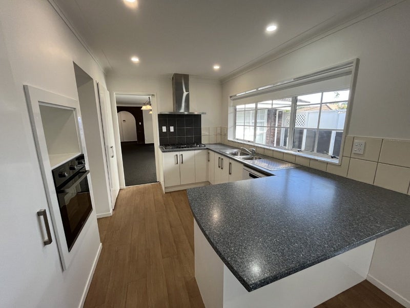 2 Framalda Place, Conifer Grove, Takanini - Carousel 2