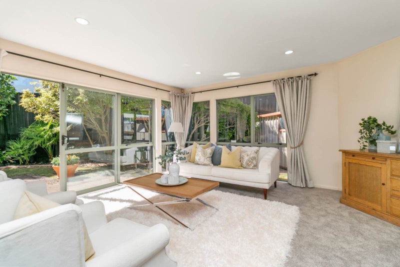 19F Claremont Way, East Tamaki Heights, Auckland - Carousel 2