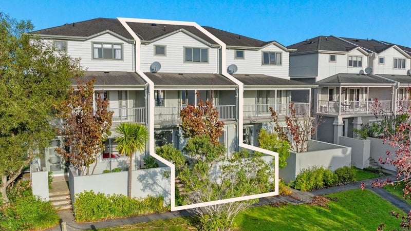 2/11 Hatfield Place, Albany Heights, Auckland - Carousel 1