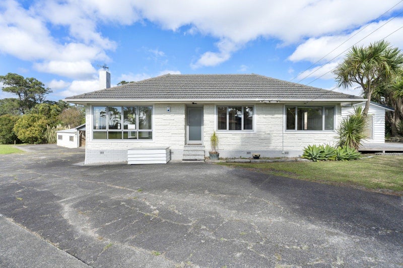 103A Roberts Road, Te Atatu South, Auckland - Carousel 1
