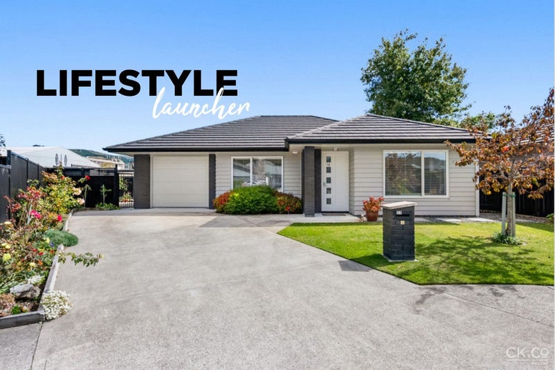 12 Passchendaele Grove, Trentham, Upper Hutt - Carousel 1