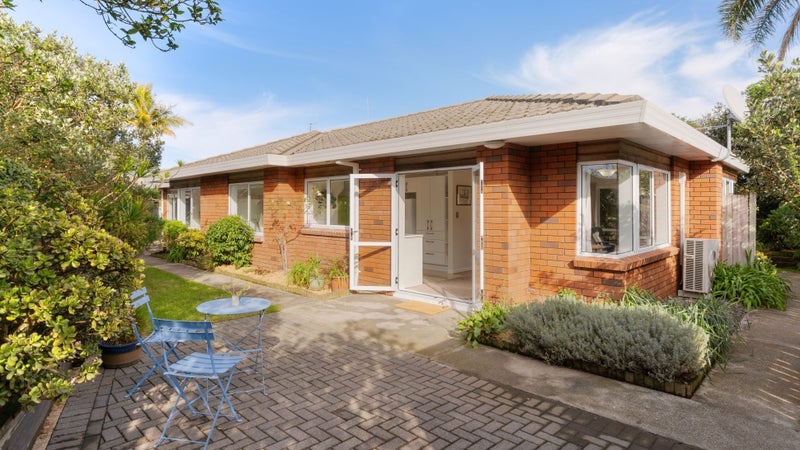 55 Bayfair Drive, Mount Maunganui, Mount Maunganui - Carousel 1