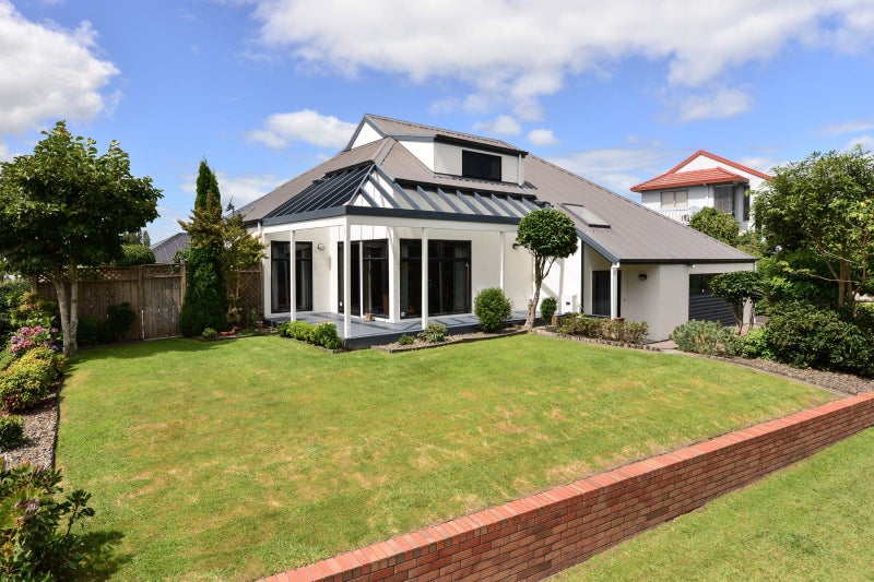 10 Dallinger Street, St Andrews, Hamilton - Carousel 1