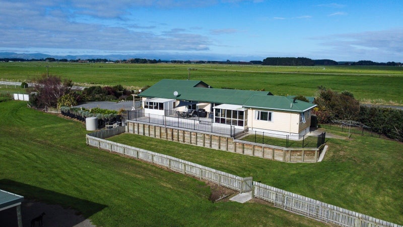 140 Lake Road, Himatangi - Carousel 1