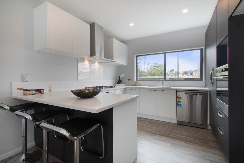35 McQuoids Road, Flat Bush, Auckland - Carousel 1