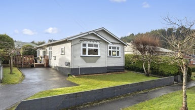 16 St Albans Street, Bradford, Dunedin - Carousel 1