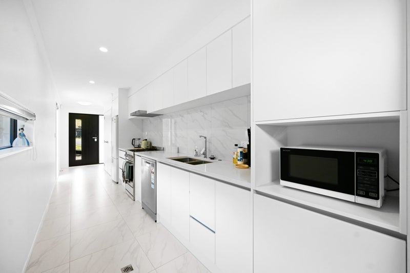 2 Oku Close, Hillcrest, Hamilton - Carousel 2