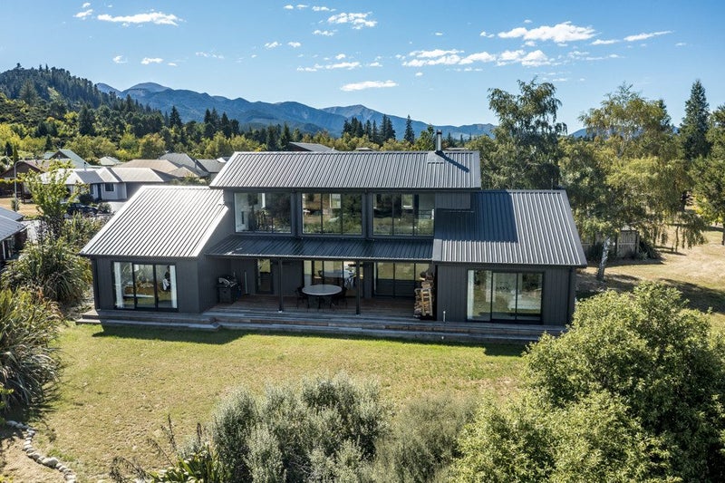11 Mount Charon Place, Hanmer Springs - Carousel 1
