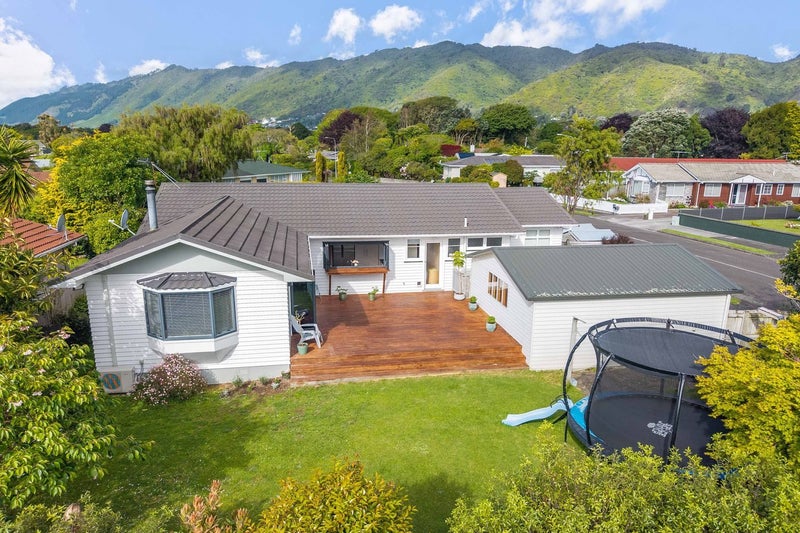 2 Matipo Street, Waikanae - Carousel 1