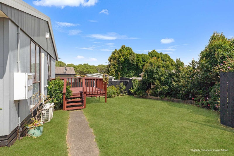 1/8 Kirklow Place, Goodwood Heights, Auckland - Carousel 2