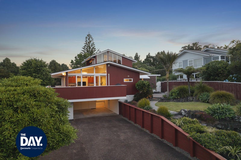 31 McDowell Crescent, Hillcrest, Auckland - Carousel 1