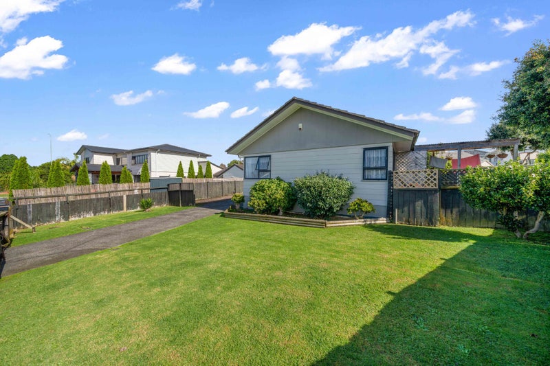 4 Anglers Way, Wattle Downs, Auckland - Carousel 2