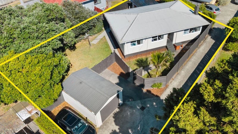 94 Tirimoana Road, Te Atatu South, Auckland - Carousel 1