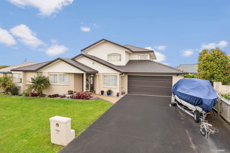 11 Astoria Place, Northpark, Auckland - Carousel 1