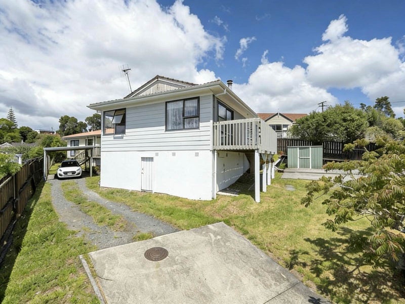 28 Beauchamp Drive, Massey, Auckland - Carousel 2