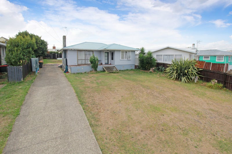 16 Eddowes Street, Manurewa, Auckland - Carousel 1