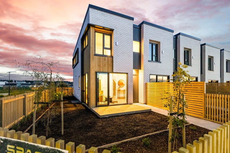 216 Henwood Road, Westgate, Auckland - Carousel 1