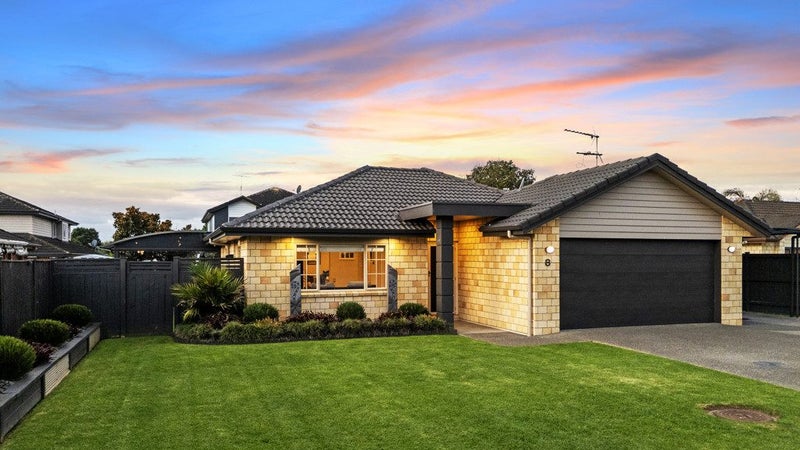 8 Belfry Place, Wattle Downs, Auckland - Carousel 1