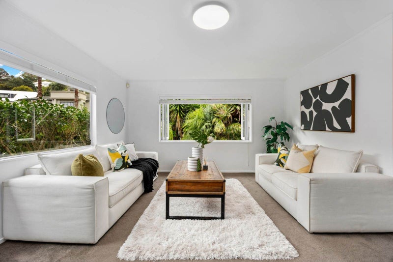 20 Penguin Drive, Murrays Bay, Auckland - Carousel 2