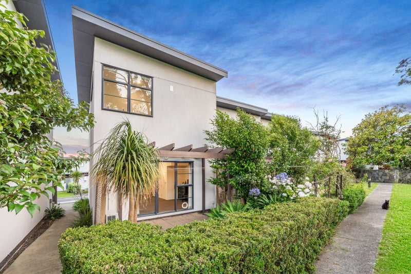 38/42 Holly Street, Avondale, Auckland - Carousel 1