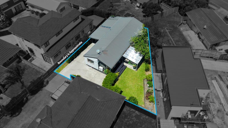 2/34 Tupaki Place, Pakuranga Heights, Auckland - Carousel 26