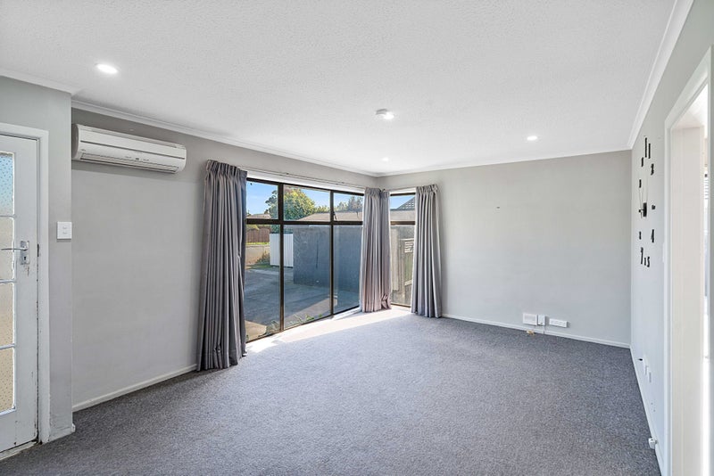 2A Skerten Avenue, Hornby, Christchurch - Carousel 2