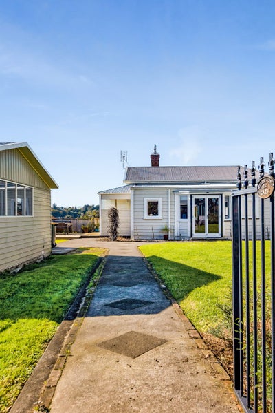 2 Broadway, Waitara, Waitara - Carousel 2