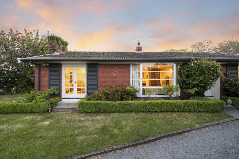 37 Sevenoaks Drive, Bryndwr, Christchurch - Carousel 2