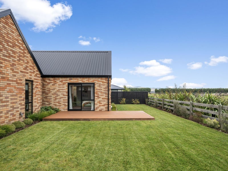 33 Monte Crescent, Lincoln, Lincoln - Carousel 2