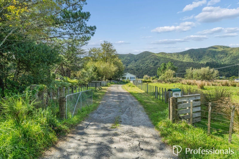 120 Upper Fitzherbert Road, Wainuiomata, Wainuiomata - Carousel 24