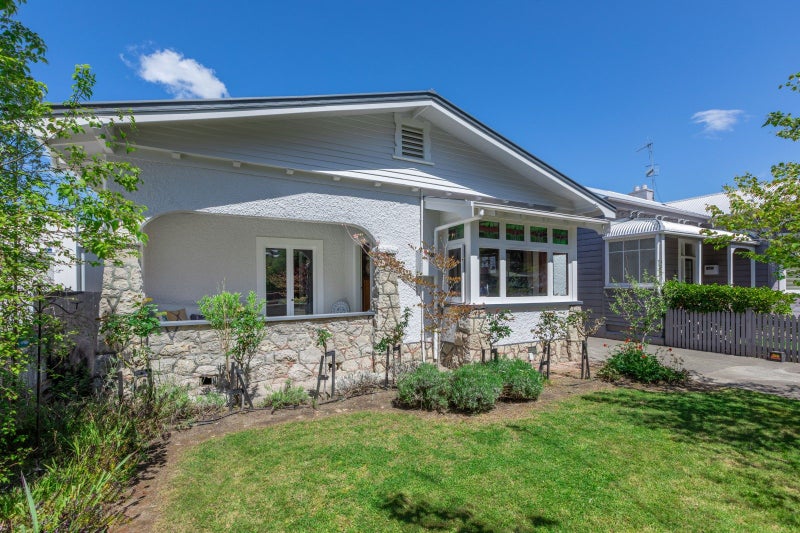 1 Carnell Street, Napier South, Napier - Carousel 2