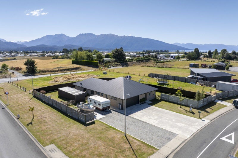 3 Bradley Court, Te Anau, Te Anau - Carousel 1
