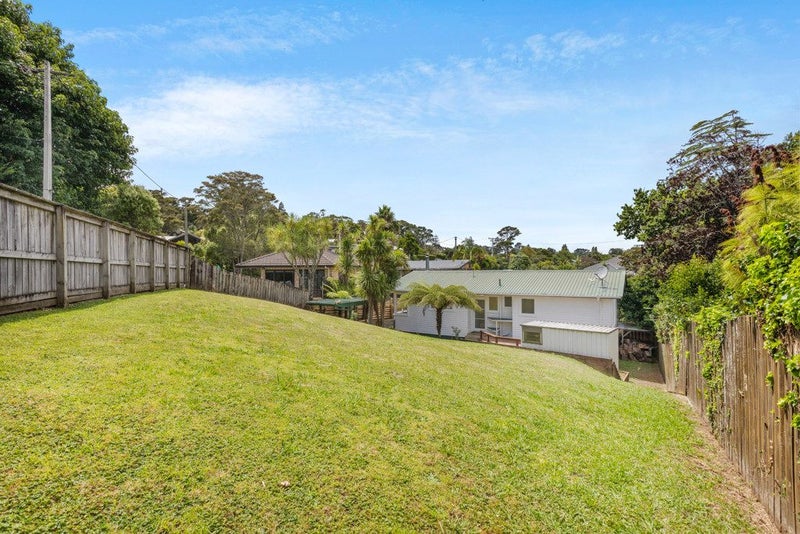 19A Atkinson Road, Titirangi, Auckland - Carousel 2