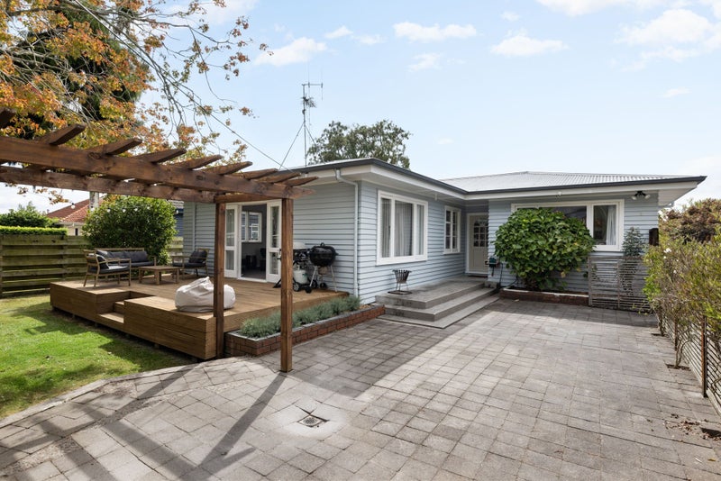 48 Nixon Street, Hamilton East, Hamilton - Carousel 1
