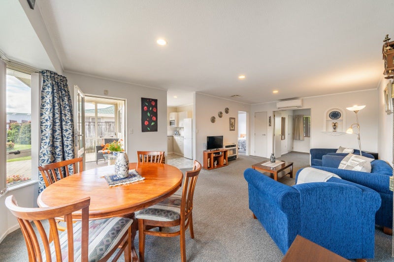 27/17 JOHN Street, TRENTHAM, UPPER HUTT - Carousel 2