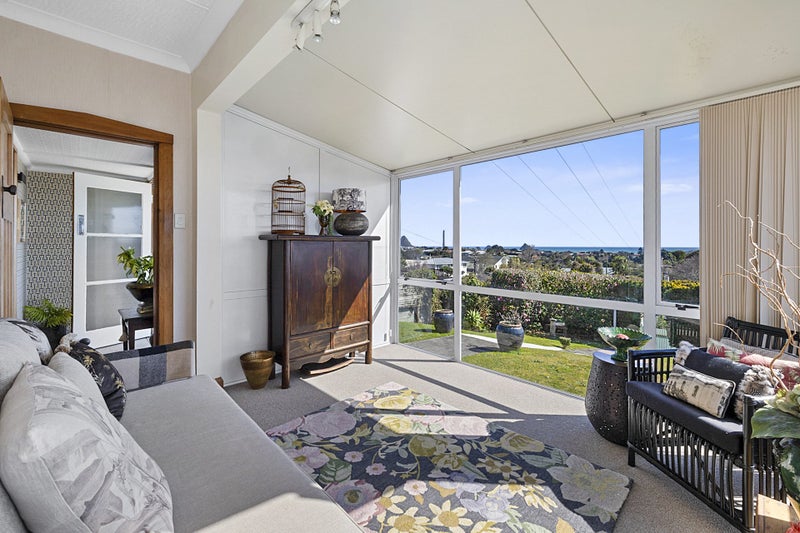 11 Burns Street, Westown, New Plymouth, Taranaki - Carousel 2