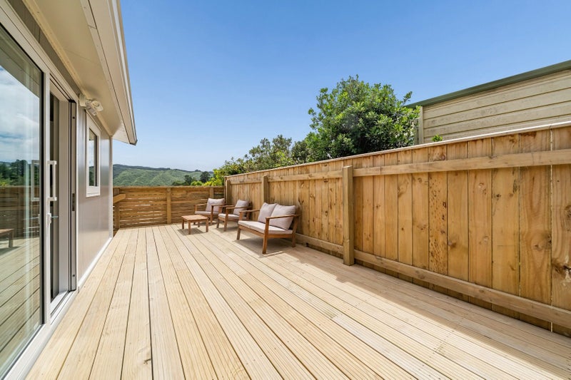 18F Norana Road, Maoribank, Upper Hutt - Carousel 1