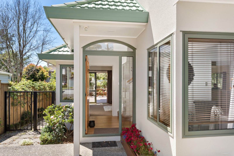 4 Pah Road, Cockle Bay, Auckland - Carousel 1