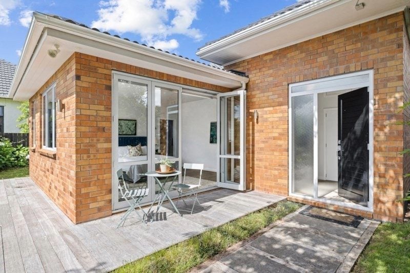 42B Arabi Street, Sandringham, Auckland - Carousel 2