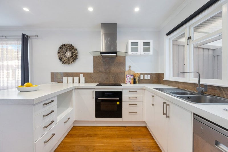 147 Happy Valley Road, Owhiro Bay, Wellington - Carousel 2