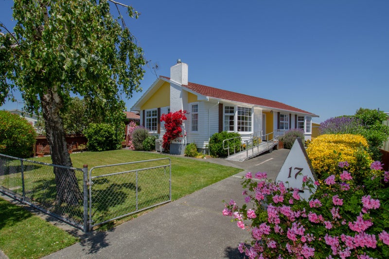 17 Hitchings Avenue, Onekawa, Napier - Carousel 1