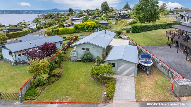 19 Shera Street, Acacia Bay, Taupo - Carousel 1