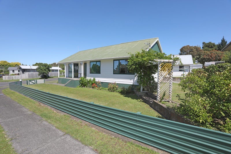 138 Lethbridge Street, Feilding, Feilding - Carousel 2