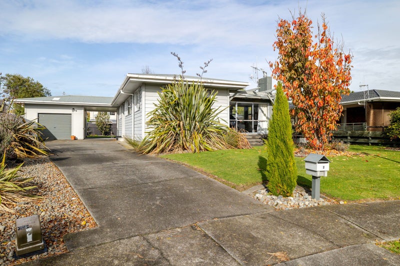 12 Westhaven Grove, Takaro, Palmerston North - Carousel 1