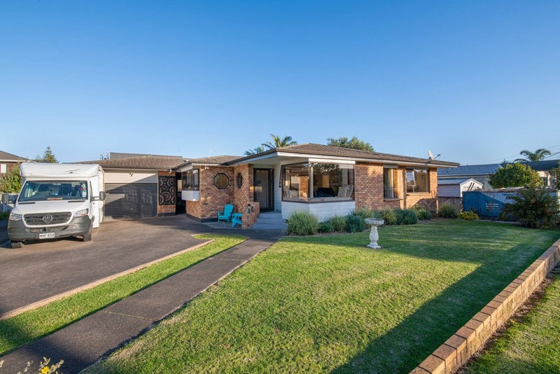4A Empire Road, Orewa, Orewa - Carousel 1