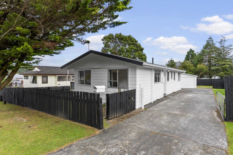 19 Antrim Crescent, Wainuiomata, Lower Hutt - Carousel 1